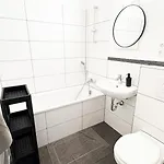 Monteurwohnungen Mit Tv, Internet, Parkplatz, Waschmaschine, Kueche, Balkon, Restaurants Und Supermarkt * Halle (Saale)