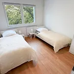 Monteurwohnungen Mit Tv, Internet, Parkplatz, Waschmaschine, Kueche, Balkon, Restaurants Und Supermarkt 아파트 Halle (Saale)