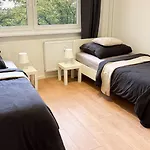 Monteurwohnungen Mit Tv, Internet, Parkplatz, Waschmaschine, Kueche, Balkon, Restaurants Und Supermarkt Lejlighed Halle (Saale)