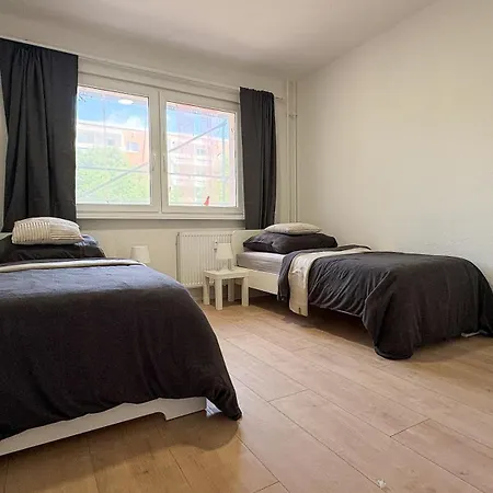 Lejlighed Renovierte Mit Tv, Internet, Parkplatz, Waschmaschine, Kueche, Balkon, Restaurants Und Supermarkt *