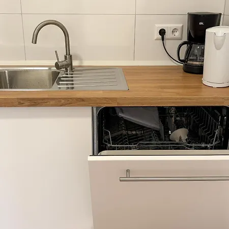 Appartement Renovierte Wohnungen Mit Tv, Internet, Parkplatz, Waschmaschine, Kueche, Balkon, Restaurants Und Supermarkt *