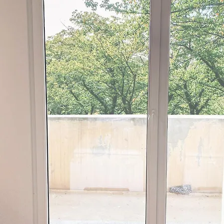 Monteurwohnungen Mit Tv, Internet, Parkplatz, Waschmaschine, Kueche, Balkon, Restaurants Und Supermarkt Halle (Saale)