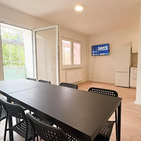 Monteurwohnungen Mit Tv, Internet, Parkplatz, Waschmaschine, Kueche, Balkon, Restaurants Und Supermarkt * Halle (Saale)