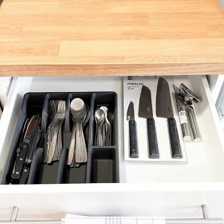 Monteurwohnungen Mit Tv, Internet, Parkplatz, Waschmaschine, Kueche, Balkon, Restaurants Und Supermarkt Halle (Saale)