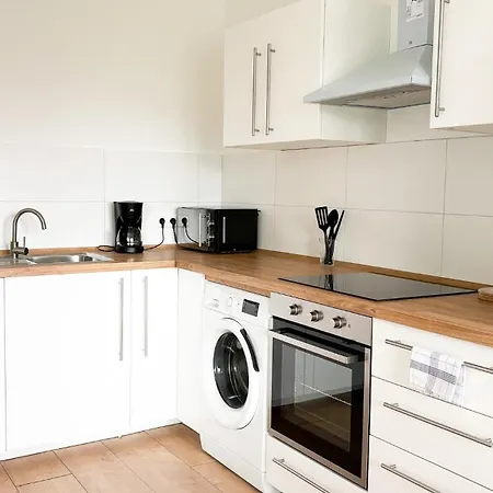 Monteurwohnungen Mit Tv, Internet, Parkplatz, Waschmaschine, Kueche, Balkon, Restaurants Und Supermarkt Lejlighed Halle (Saale)