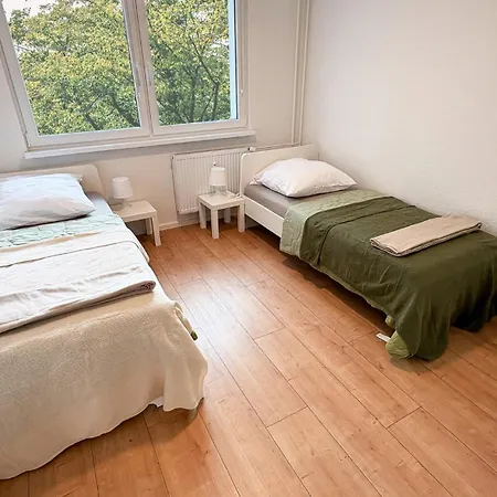 Monteurwohnungen Mit Tv, Internet, Parkplatz, Waschmaschine, Kueche, Balkon, Restaurants Und Supermarkt *