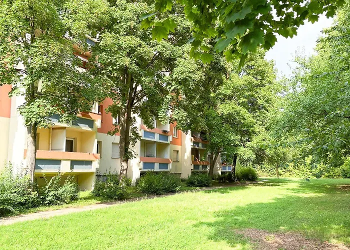 Monteurwohnungen Mit Tv, Internet, Parkplatz, Waschmaschine, Kueche, Balkon, Restaurants Und Supermarkt Halle (Saale)