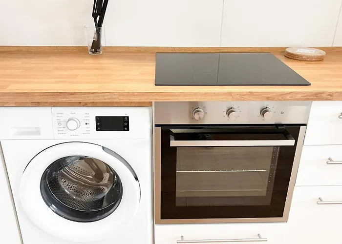 Appartamento Monteurwohnungen Mit Tv, Internet, Parkplatz, Waschmaschine, Kueche, Balkon, Restaurants Und Supermarkt Halle (Saale)