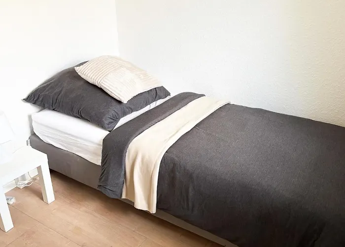 Monteurwohnungen Mit Tv, Internet, Parkplatz, Waschmaschine, Kueche, Balkon, Restaurants Und Supermarkt Appartamento Halle (Saale)