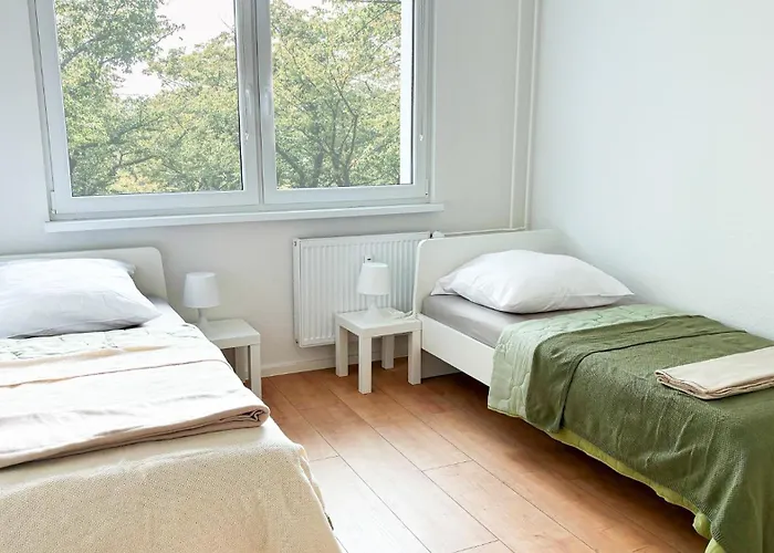 Monteurwohnungen Mit Tv, Internet, Parkplatz, Waschmaschine, Kueche, Balkon, Restaurants Und Supermarkt Appartamento
